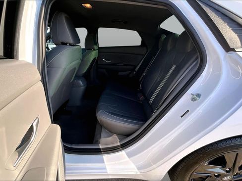 Used 2022 Hyundai Elantra SEL w/ Cargo Package FWD image 18