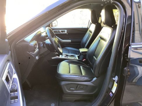 Used 2021 Ford Explorer XLT w/ Equipment Group 202A image 29