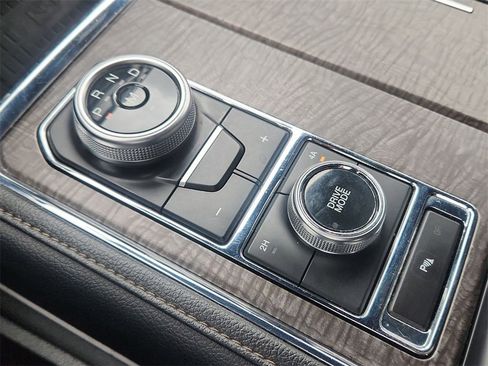 Used 2021 Ford Expedition Limited image 16