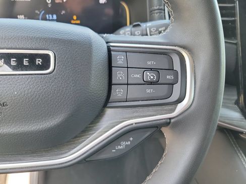 Used 2024 Jeep Wagoneer Series II w/ Flexible Seating Group AWD/4WD image 25