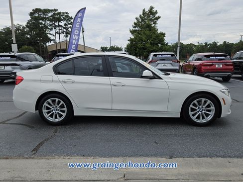 Used 2018 BMW 320i xDrive Sedan AWD/4WD image 6