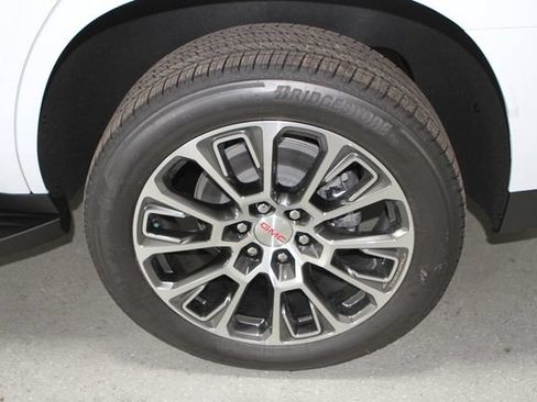 New 2026 GMC Yukon Denali w/ Advanced Technology Package AWD/4WD image 11