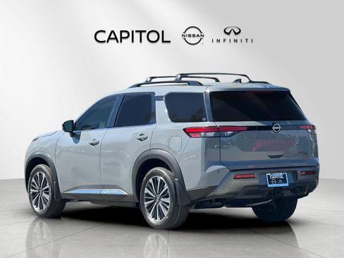 New 2026 Nissan Pathfinder Platinum image 3