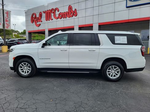 Used 2024 Chevrolet Suburban LT RWD image 6