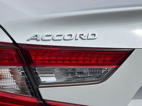 Used 2018 Honda Accord LX image 22
