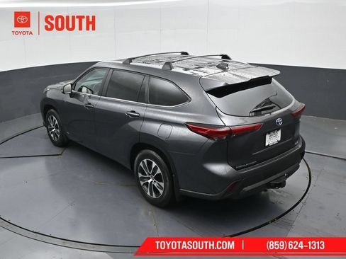 Used 2023 Toyota Highlander XLE AWD/4WD image 58