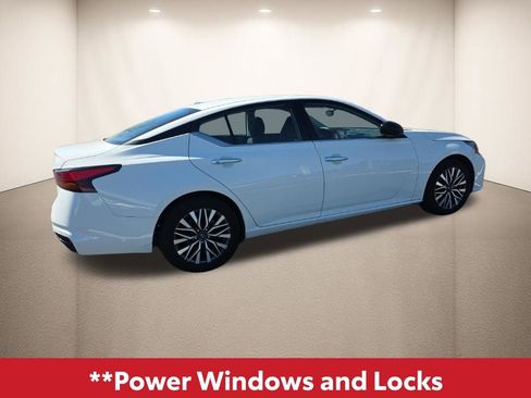 Used 2025 Nissan Altima 2.5 SV image 5