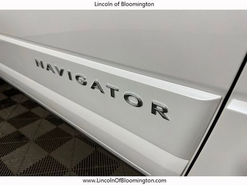 Used 2016 Lincoln Navigator L Reserve image 14