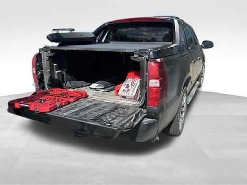 Used 2012 Chevrolet Avalanche LTZ AWD/4WD image 5