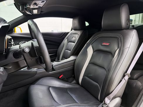 Used 2016 Chevrolet Camaro SS RWD image 19