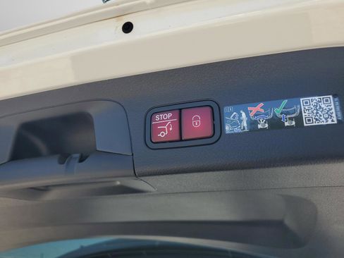 Certified 2026 Mercedes-Benz GLS 450 4MATIC image 38