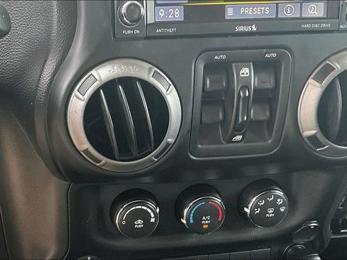 Used 2017 Jeep Wrangler Unlimited Sport w/ Quick Order Package 24S AWD/4WD image 30