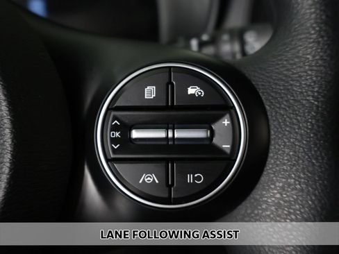 Used 2025 Kia Soul LX FWD image 3