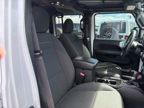 Used 2018 Jeep Wrangler Unlimited Sahara AWD/4WD image 23