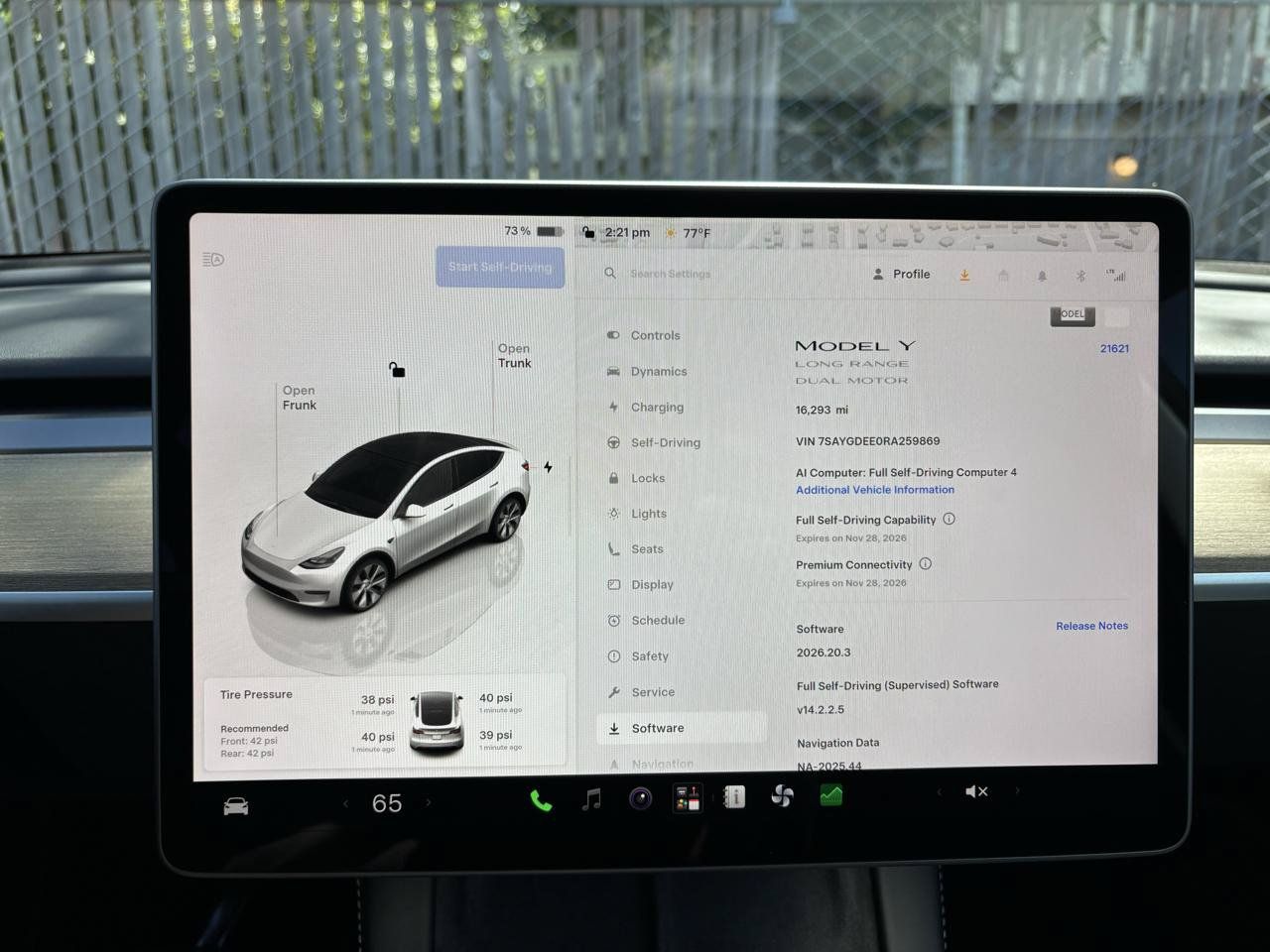 Used 2024 Tesla Model Y Long Range AWD/4WD image 13