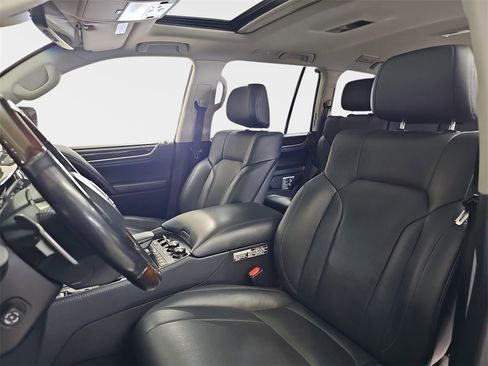 Used 2018 Lexus LX 570 4WD image 18