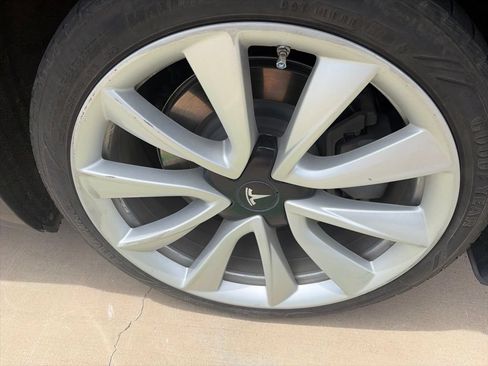 Used 2018 Tesla Model 3 Long Range RWD image 5