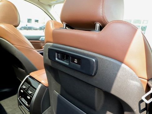 Used 2020 BMW X7 xDrive40i w/ Premium Package image 59