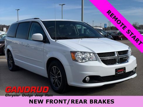 Used 2017 Dodge Grand Caravan SXT image 1