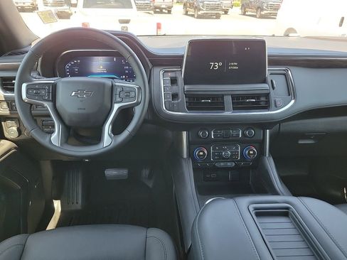 Used 2024 Chevrolet Tahoe Z71 w/ Luxury Package AWD/4WD image 11