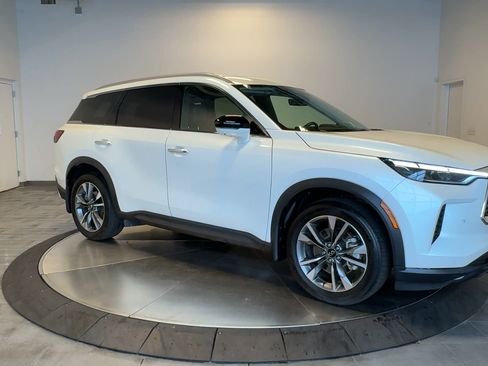 Certified 2025 INFINITI QX60 Luxe w/ Cargo Package AWD/4WD image 2