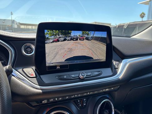 Used 2025 Chevrolet Blazer LT FWD image 24