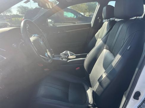Used 2019 Honda Civic Sport Touring image 8