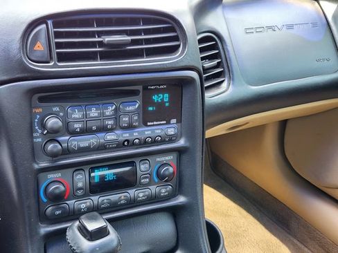 Used 2001 Chevrolet Corvette Convertible w/ Preferred Equipment Group2 RWD image 15