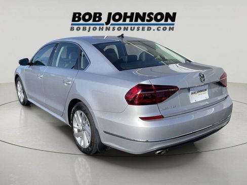 Used 2018 Volkswagen Passat 2.0T SE FWD image 5