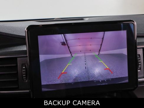 Used 2020 Ford Explorer XLT w/ Equipment Group 202A AWD/4WD image 18