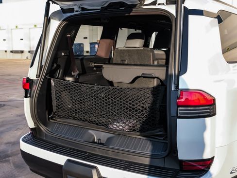 Used 2025 Lexus GX 550 w/ Accessory Package (2T) image 80