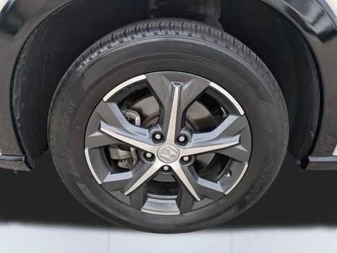 Used 2024 Honda HR-V EX-L image 11