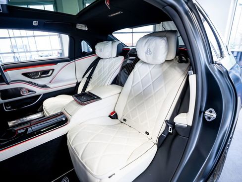 Used 2023 Mercedes-Benz Maybach S 680 4MATIC w/ Manufaktur Leather Package image 49