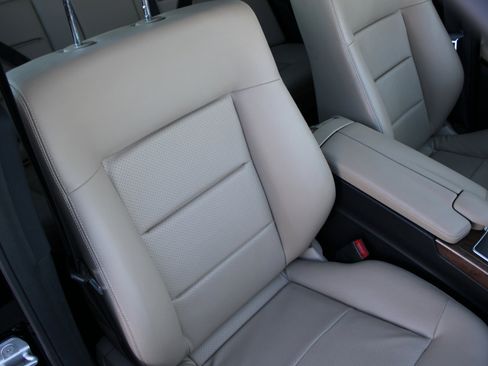 Used 2013 Mercedes-Benz E 350 4MATIC Sedan image 14