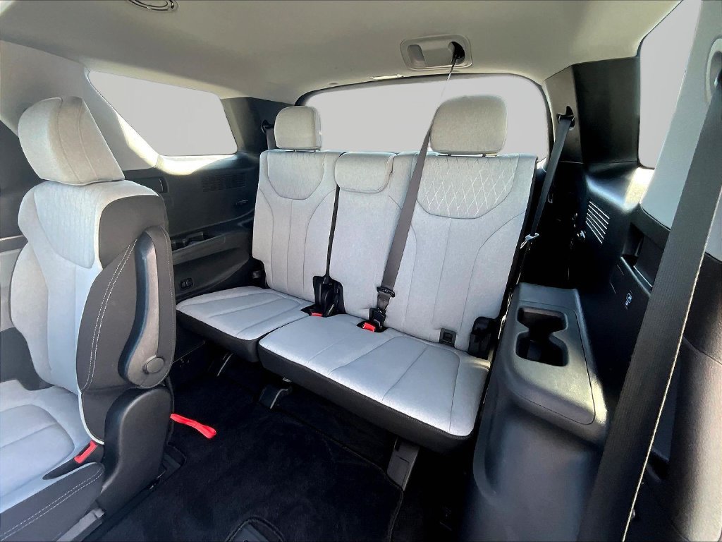 Certified 2022 Hyundai Palisade SEL w/ Convenience Package AWD/4WD image 29