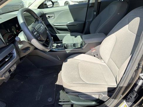 Used 2025 Kia K4 FWD image 14