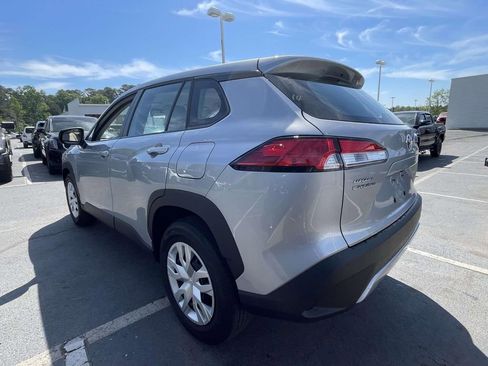 Used 2024 Toyota Corolla Cross L image 9