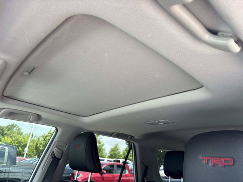 Used 2020 Toyota 4Runner TRD Off-Road Premium w/ Moonroof Package AWD/4WD image 17
