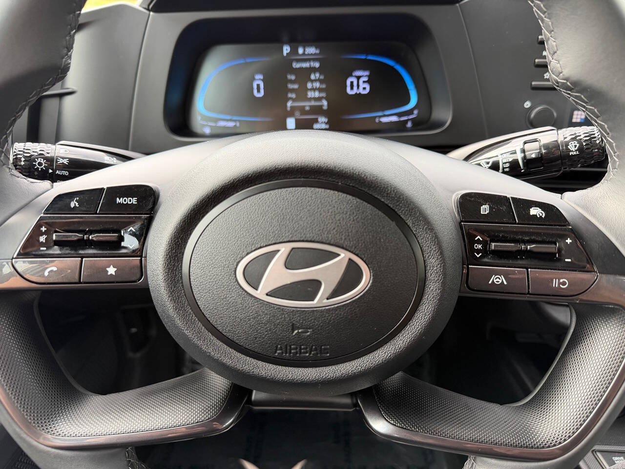 Used 2025 Hyundai Elantra Sport FWD image 20