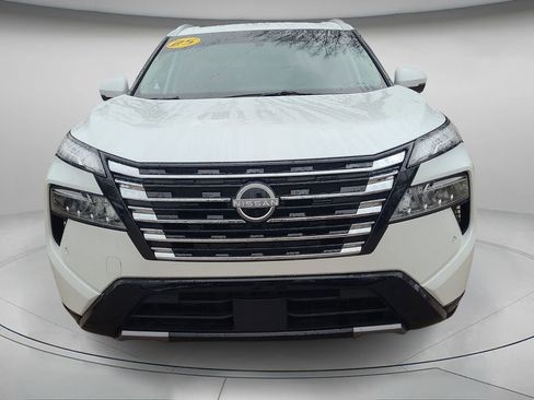 Used 2025 Nissan Rogue Platinum w/ Platinum Premium Package image 5