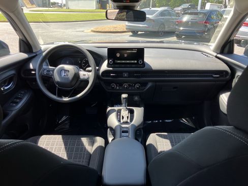 Used 2025 Honda HR-V LX image 34