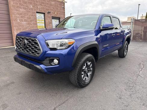 Used 2022 Toyota Tacoma TRD Off-Road image 4