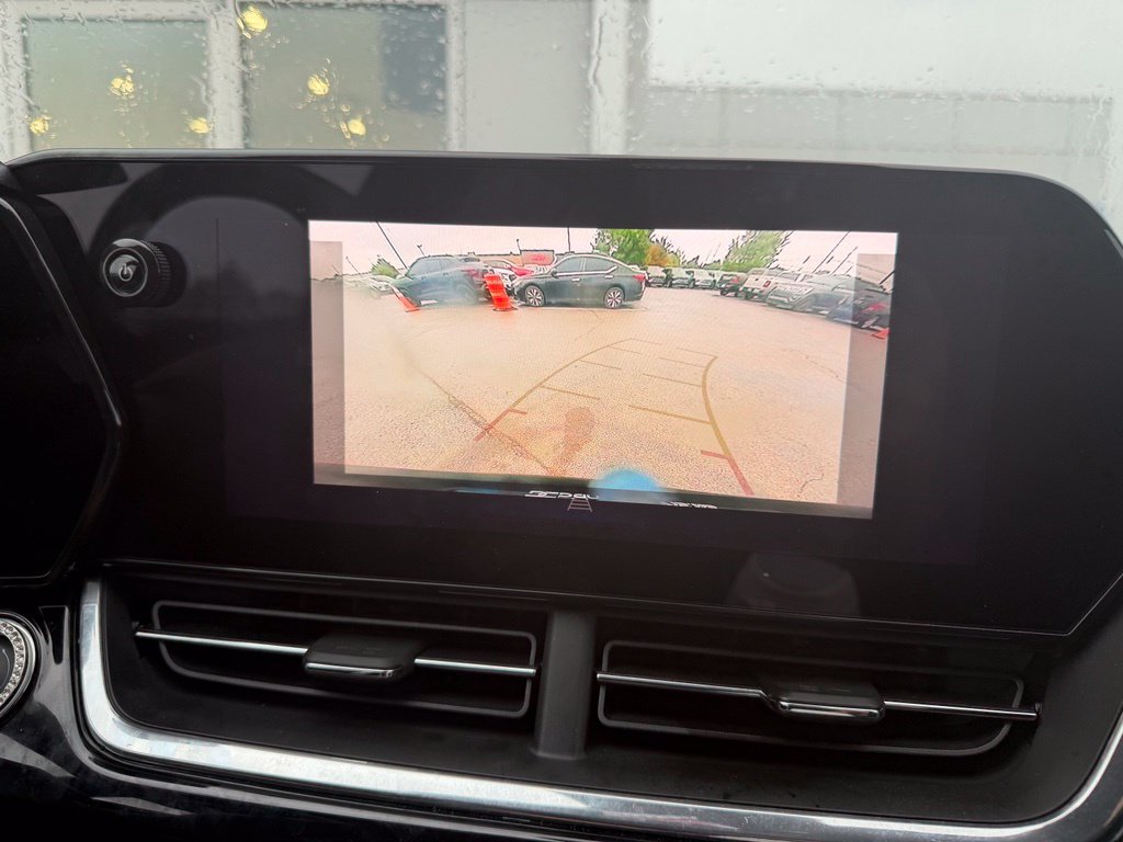 Used 2025 Chevrolet Trax ACTIV w/ Driver Confidence Package FWD image 8