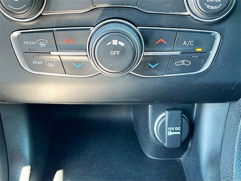 Used 2023 Dodge Charger SXT image 12