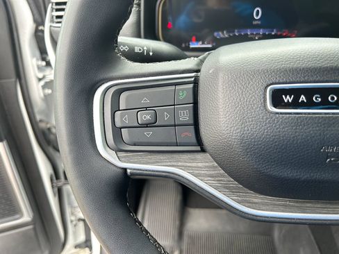 Used 2024 Jeep Wagoneer Series II w/ Flexible Seating Group RWD image 20