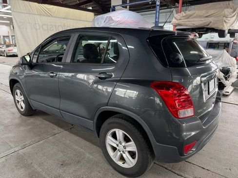 Used 2019 Chevrolet Trax LS AWD/4WD image 2