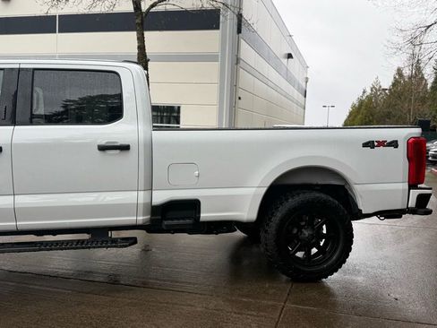 Used 2024 Ford F350 XLT image 11