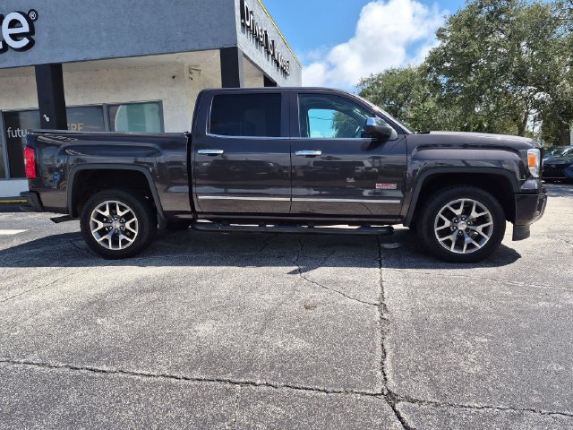 Used 2015 GMC Sierra 1500 SLT w/ All-Terrain Package AWD/4WD image 4