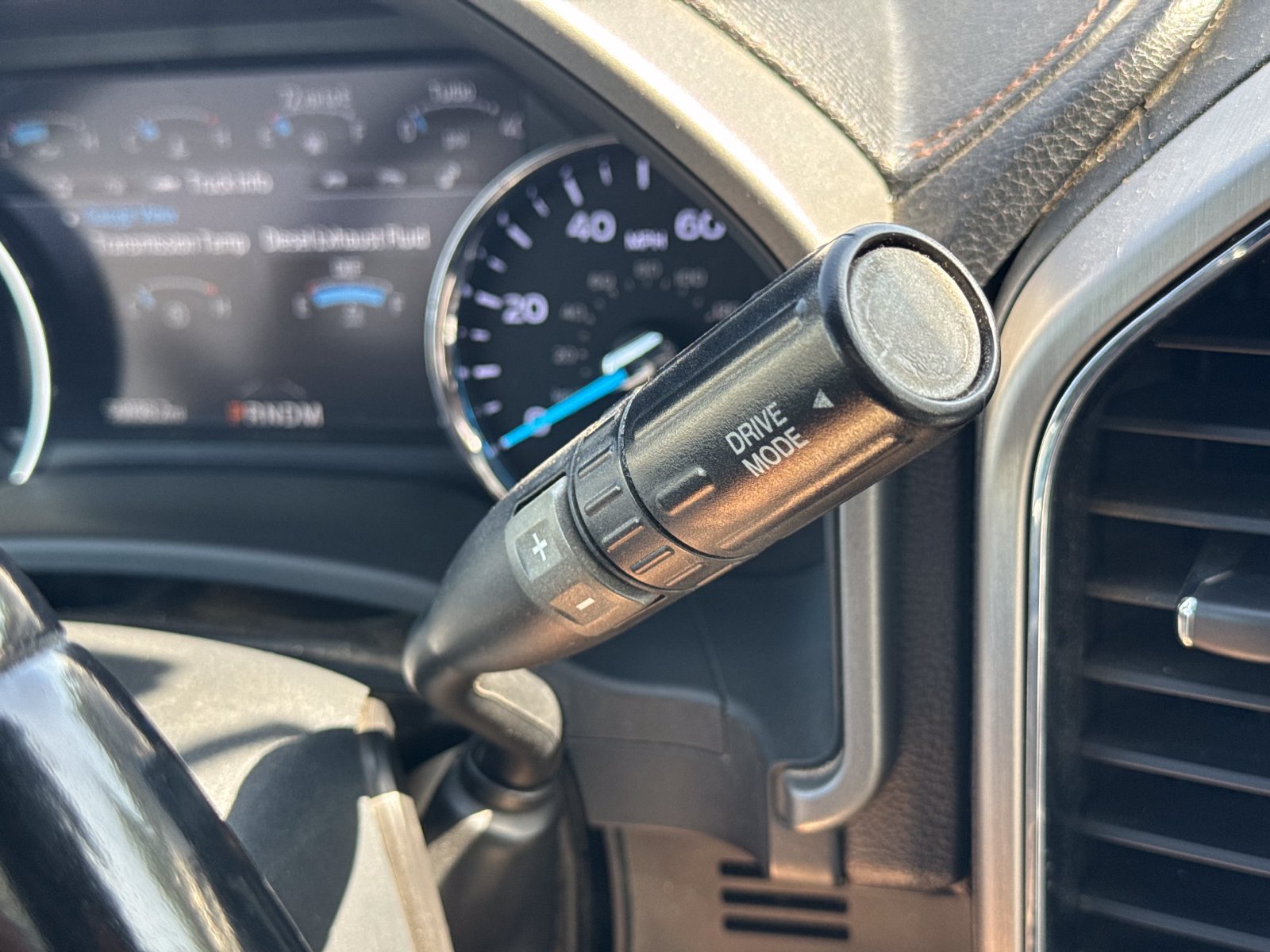 Used 2022 Ford F250 Platinum w/ Tremor Off-Road Package AWD/4WD image 28