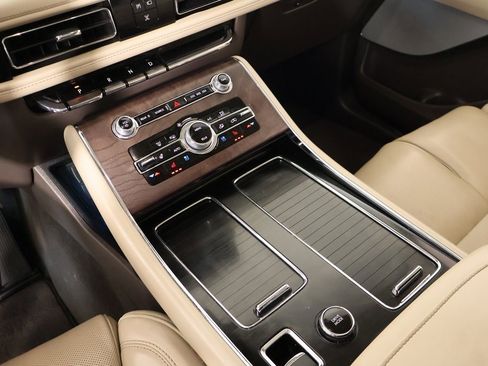 Used 2022 Lincoln Aviator Reserve w/ Equipment Group 201A image 9